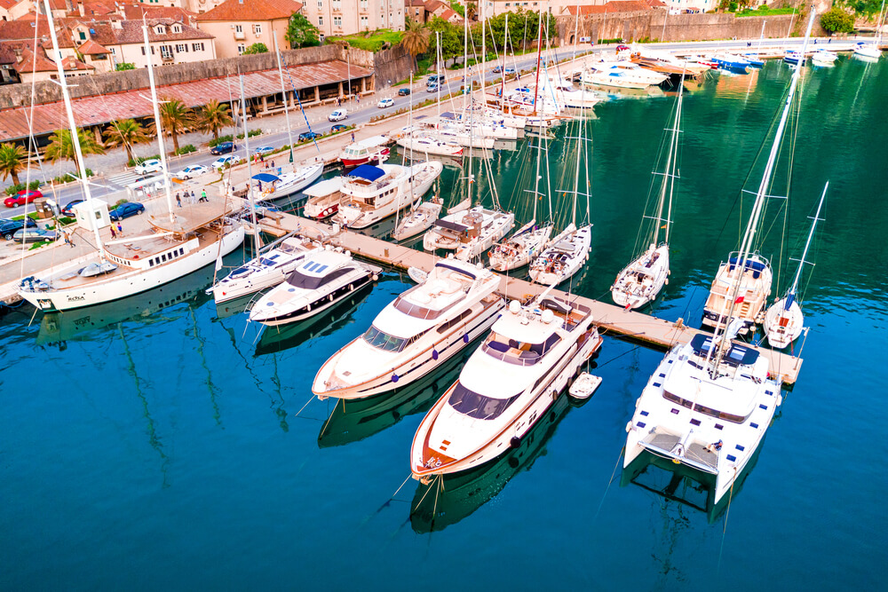 Marina vs. harbor, what is the differnce?